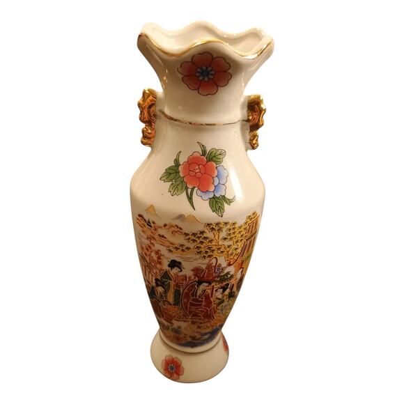 Vintage Chinese Women Rose Porcelain 8 Inch Vase Gold Accents Very Good Conditi - Picture 2 of 9